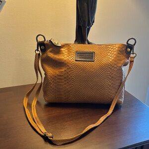 Elegant Brown soft leather Textured Women's crossbody or shoulder purse Bag